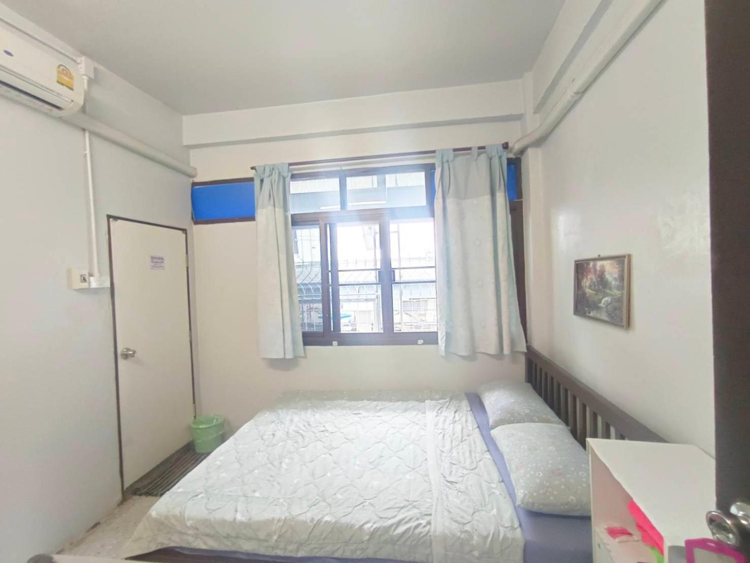 ห้องพักสุขสบายวังหลัง Bangkok Værelse billede